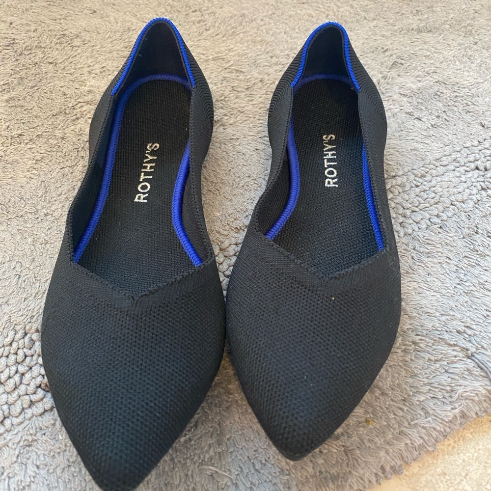 Rothy’s black pointed toe flats. Size 10.
